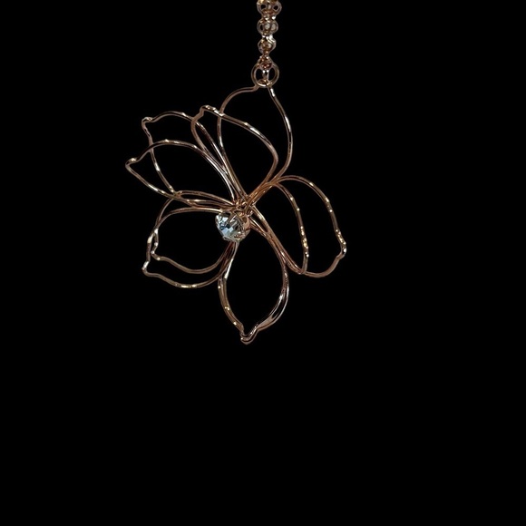 Stephan & Co. Rose Gold Chain & 3D Metal Wire Flower w/ Rhinestone Center Accent - Picture 8 of 16